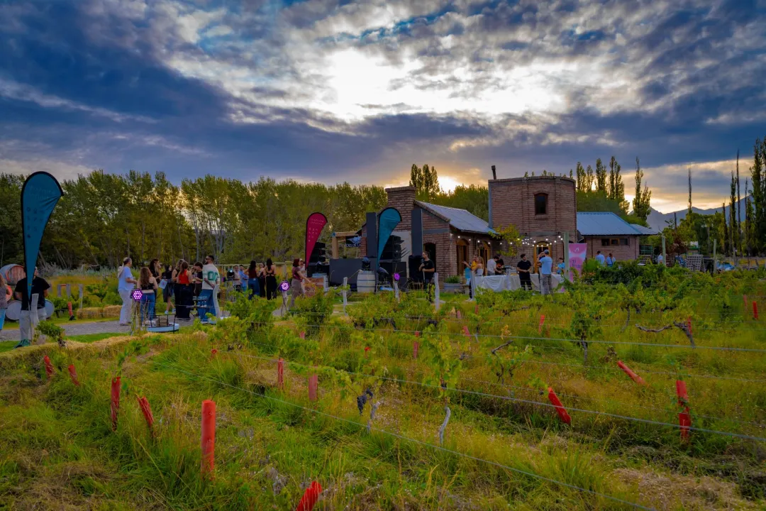 Neuquén harvest celebration at Bodega Des de la Torre, Chos Malal