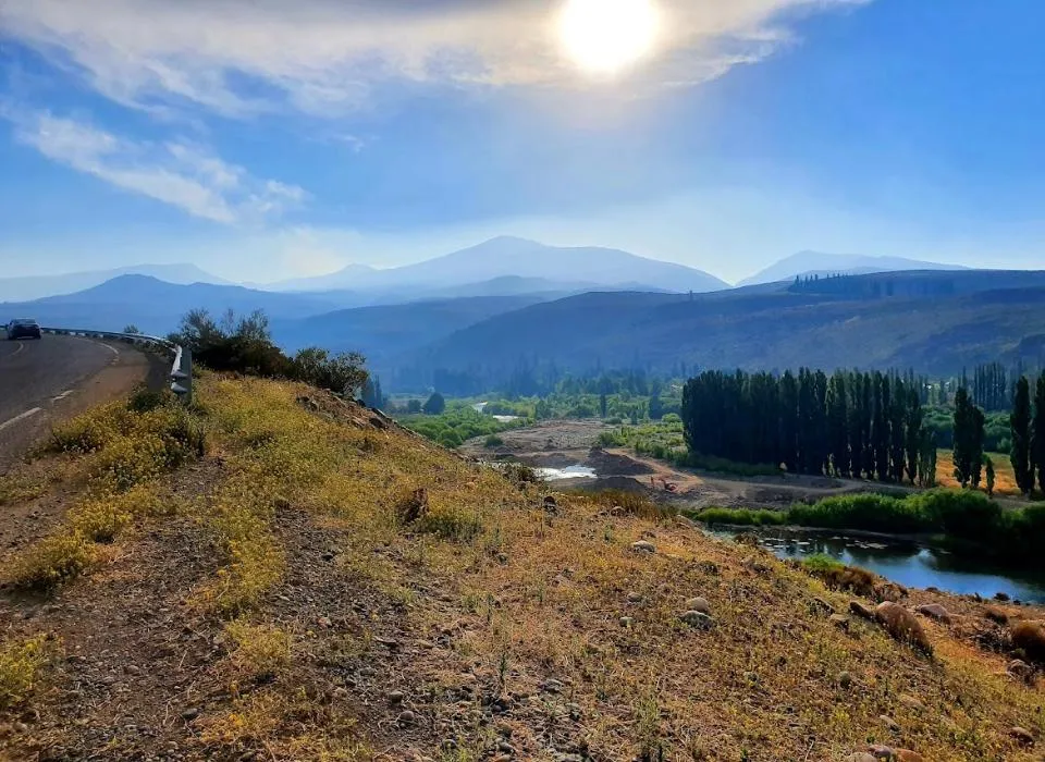 Valle del río Nahueve en el Norte Neuquino, Patagonia Argentina