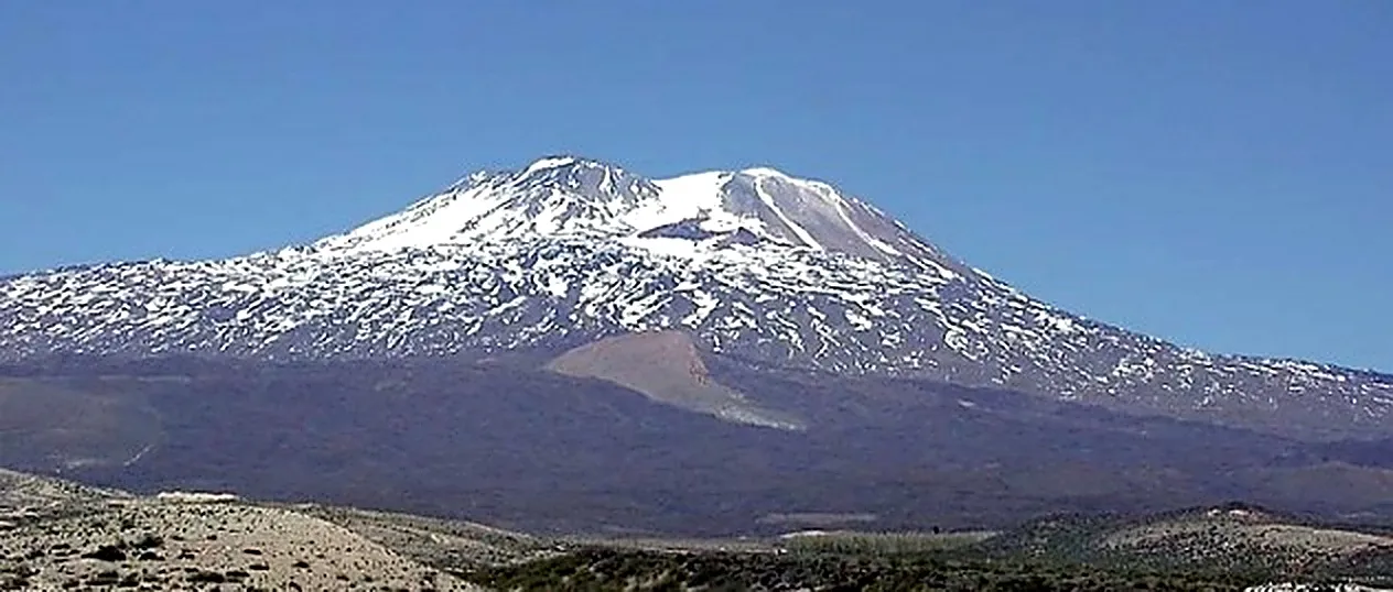 Volcán Domuyo en el Norte Neuquino