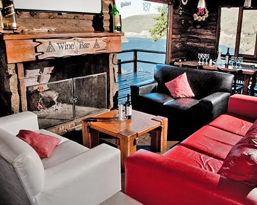 Interior del Wine Bar de Paihuen en San Martín de los Andes